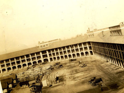 Cuartels Under Construction (1925)