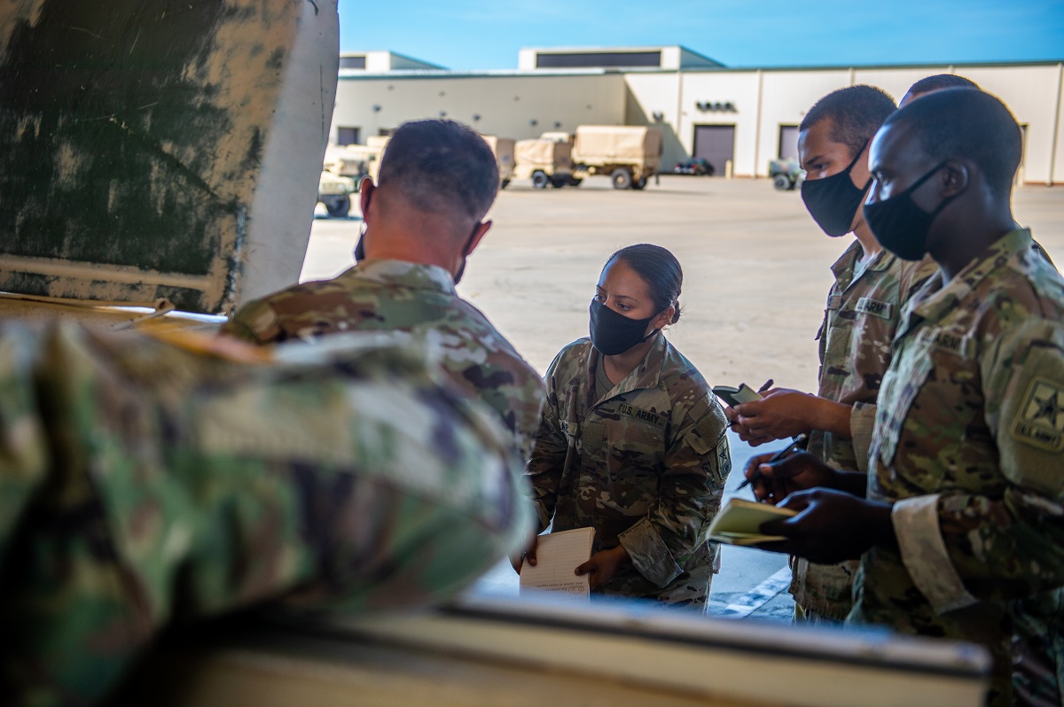 notes as an instructor describes the components of the U.S. Armys M1 Abrams Main Battle Tank